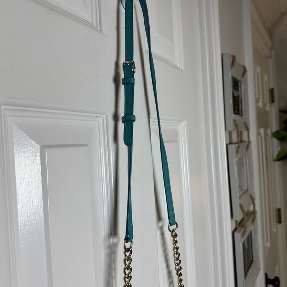 💎 Coach F53140 Leather Turquoise Gold Studded Hardware and Gold Chain Crossbody - Picture 5 of 13